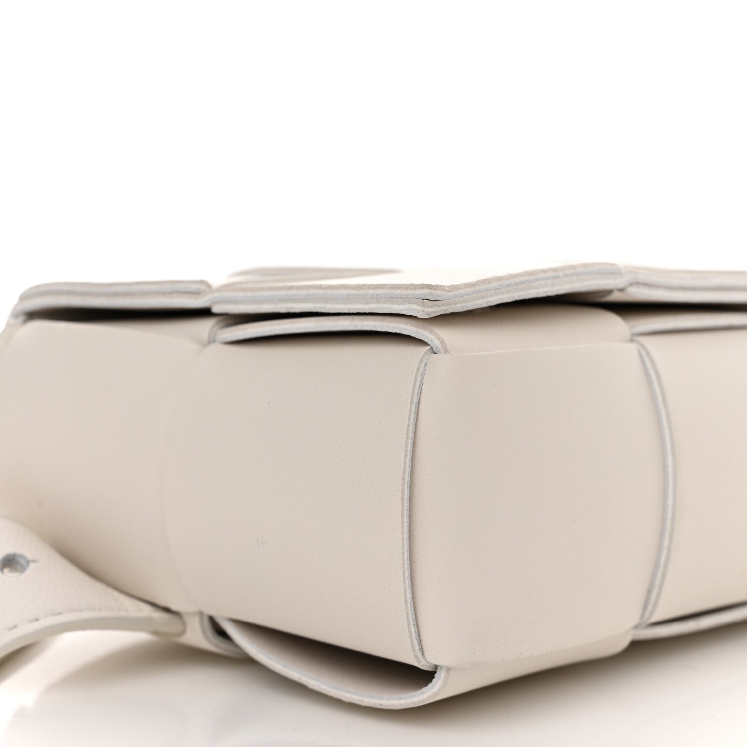 Bottega Veneta Nappa Maxi Intreccio The Belt Cassette Bag White 9 of 10