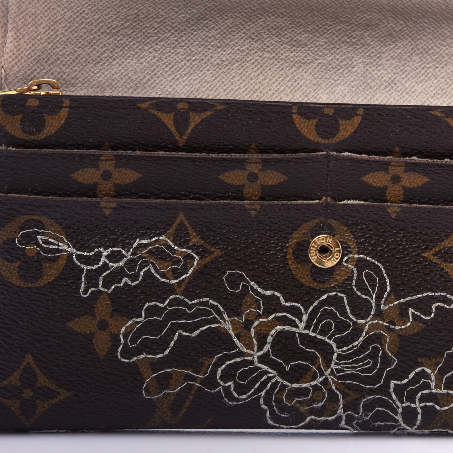 Monogram Dentelle Sarah Wallet Silver