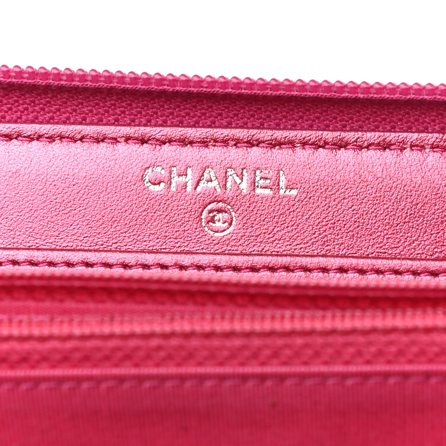 Metallic Patent Calfskin Quilted Boy L-Gusset Zip Wallet Pink
