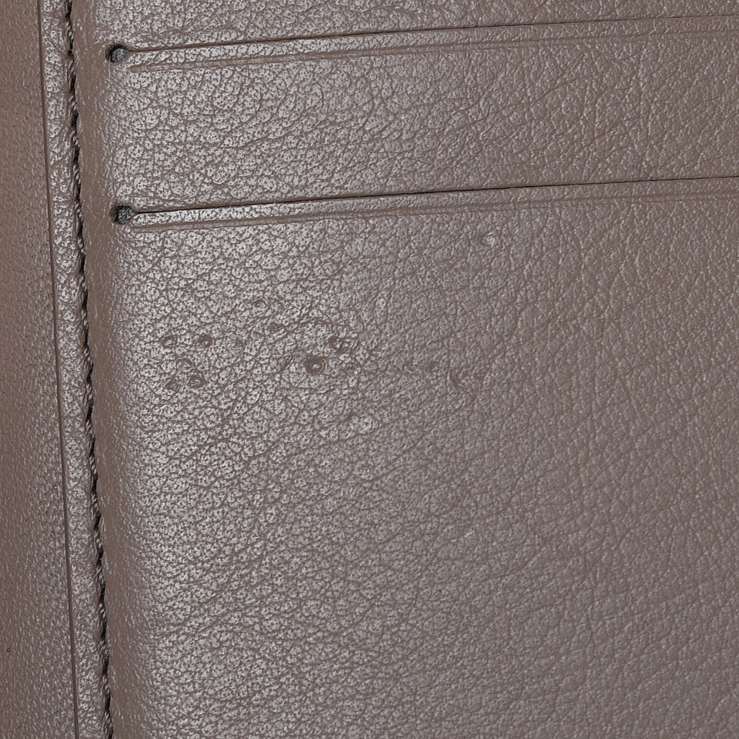 Taurillon Capucines Compact Wallet Magnolia