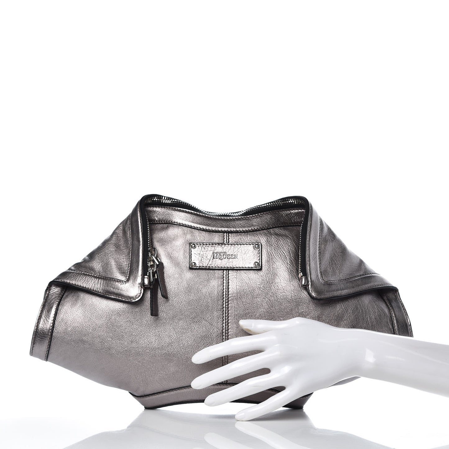 Metallic Lambskin De Manta Clutch Gun