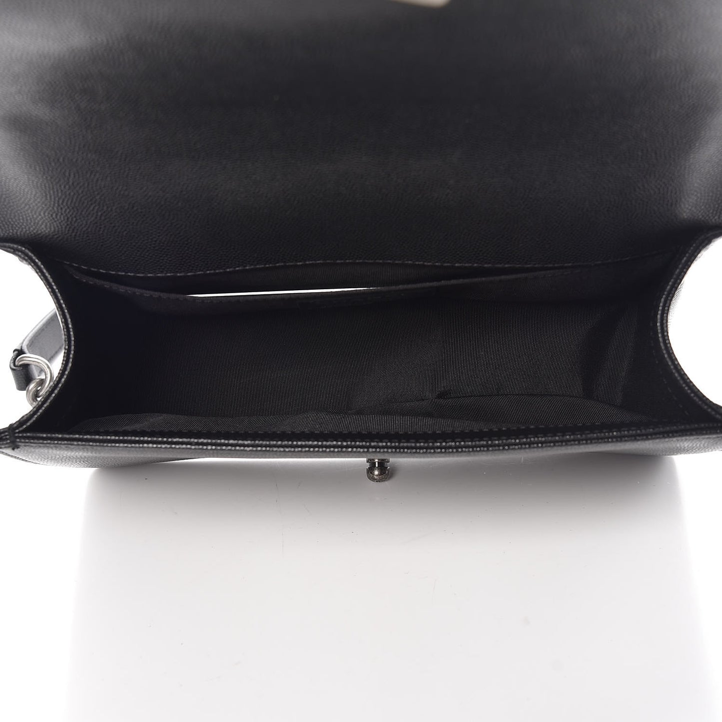 Caviar Quilted Medium Boy Flap Black