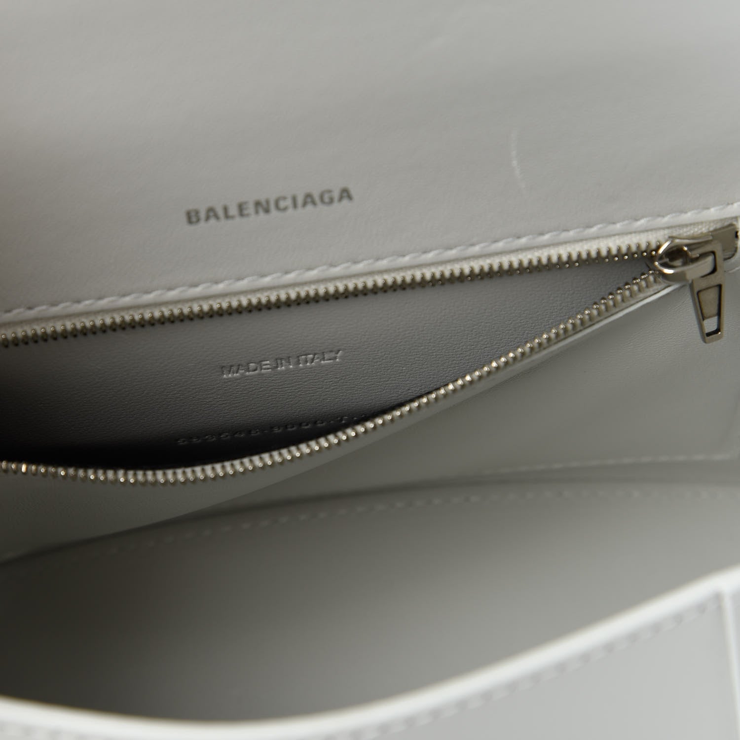 Balenciaga Shiny Box Calfskin Tonal B Small Hourglass Top Handle Bag White 9 of 11
