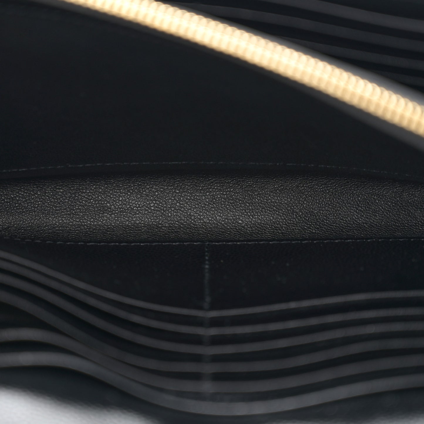 Grain De Poudre Matelasse Chevron Monogram Chain Wallet Black