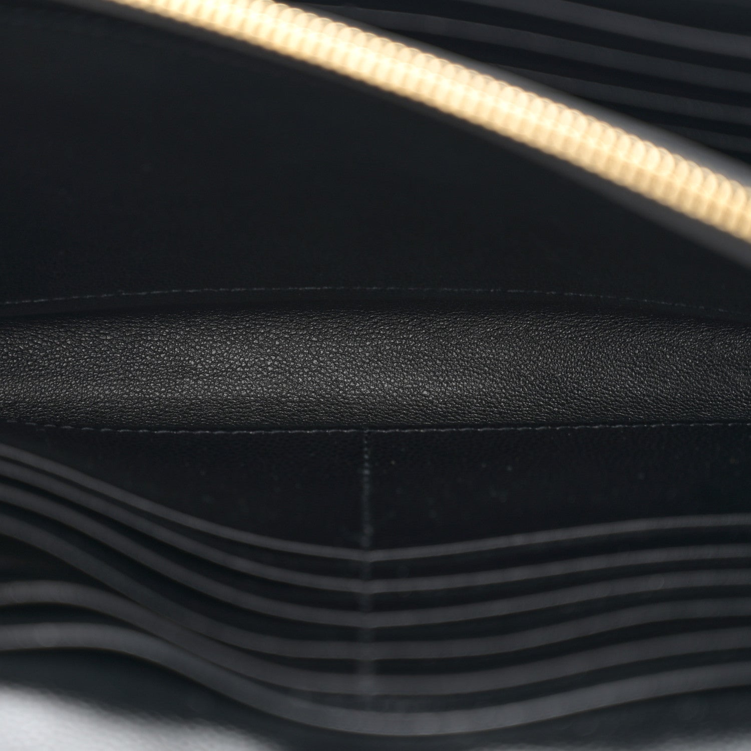 Saint Laurent Grain De Poudre Matelasse Chevron Monogram Chain Wallet Black 5 of 11