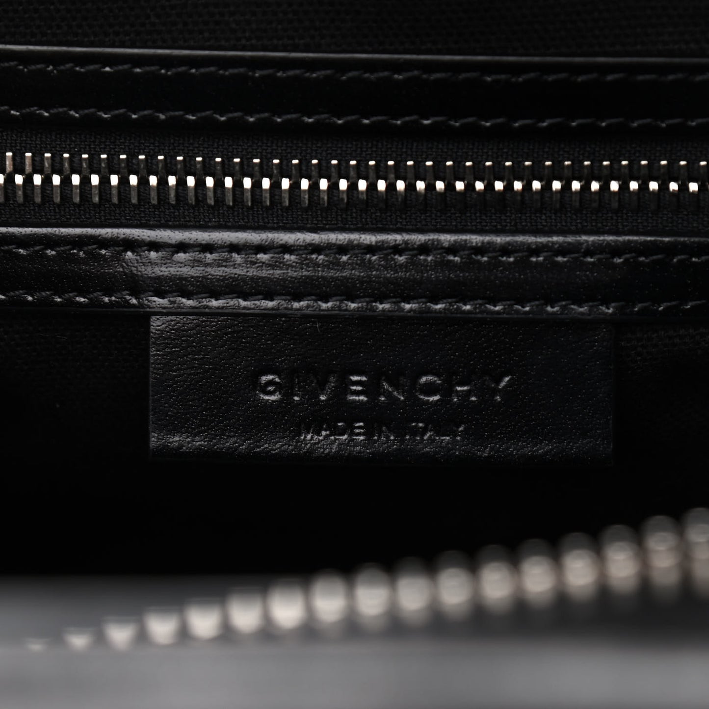 Shiny Lord Calfskin Small Antigona Black