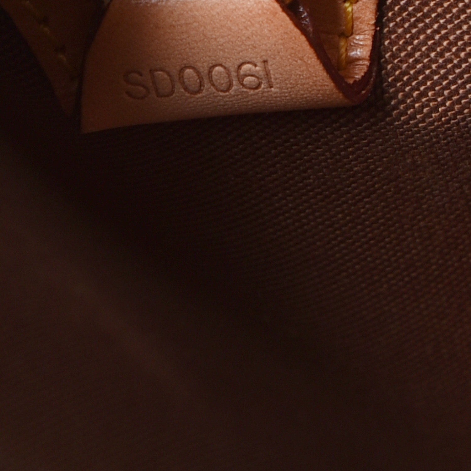 Louis Vuitton Monogram Ellipse MM 7 of 9