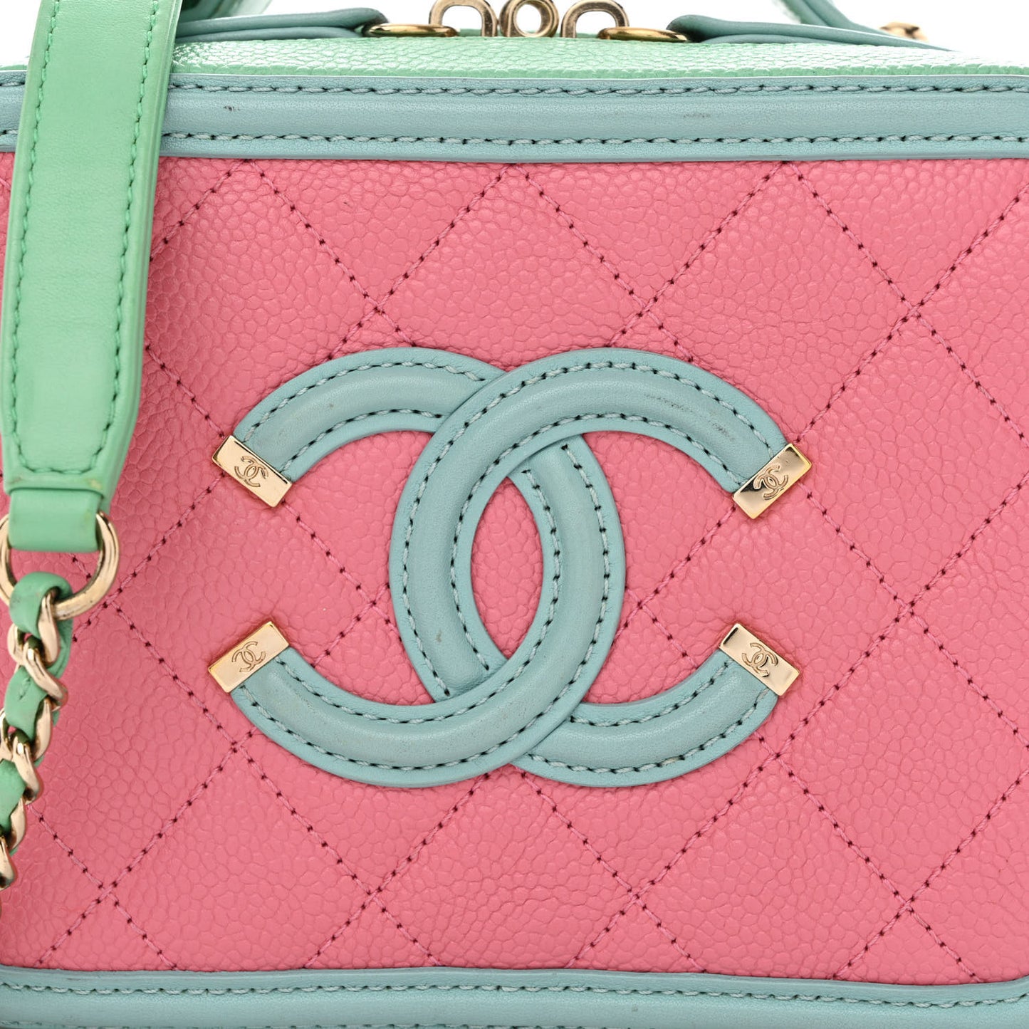 Caviar Quilted Small CC Filigree Vanity Case Multicolor