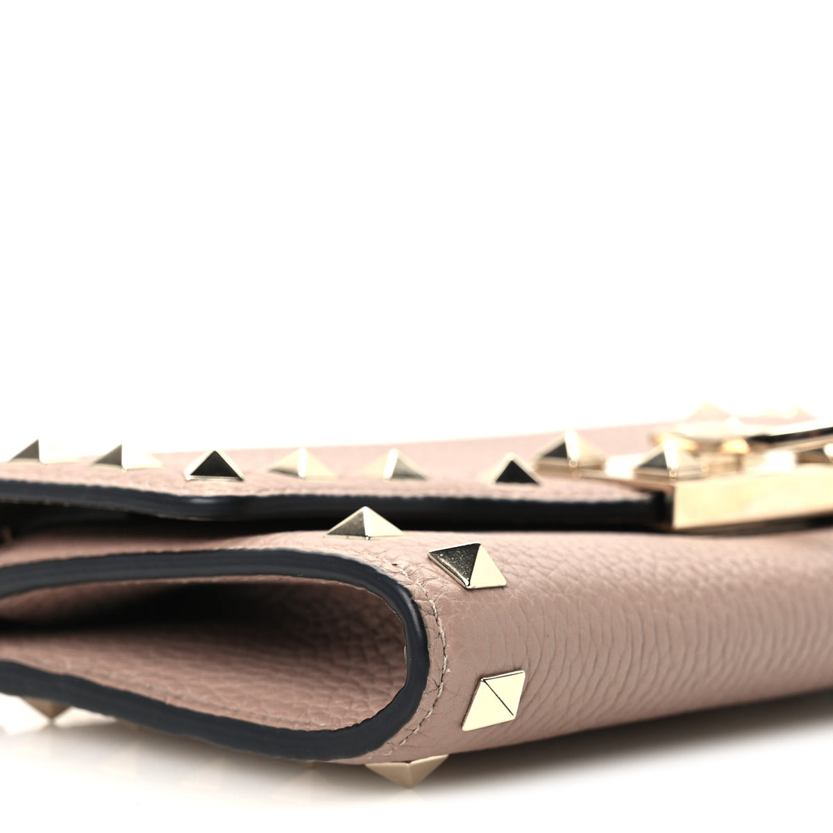 Pebbled Calfskin Rockstud Flip Lock Wallet On Chain Poudre
