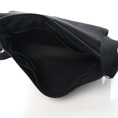 Louis Vuitton Monogram Eclipse District MM 5 of 10