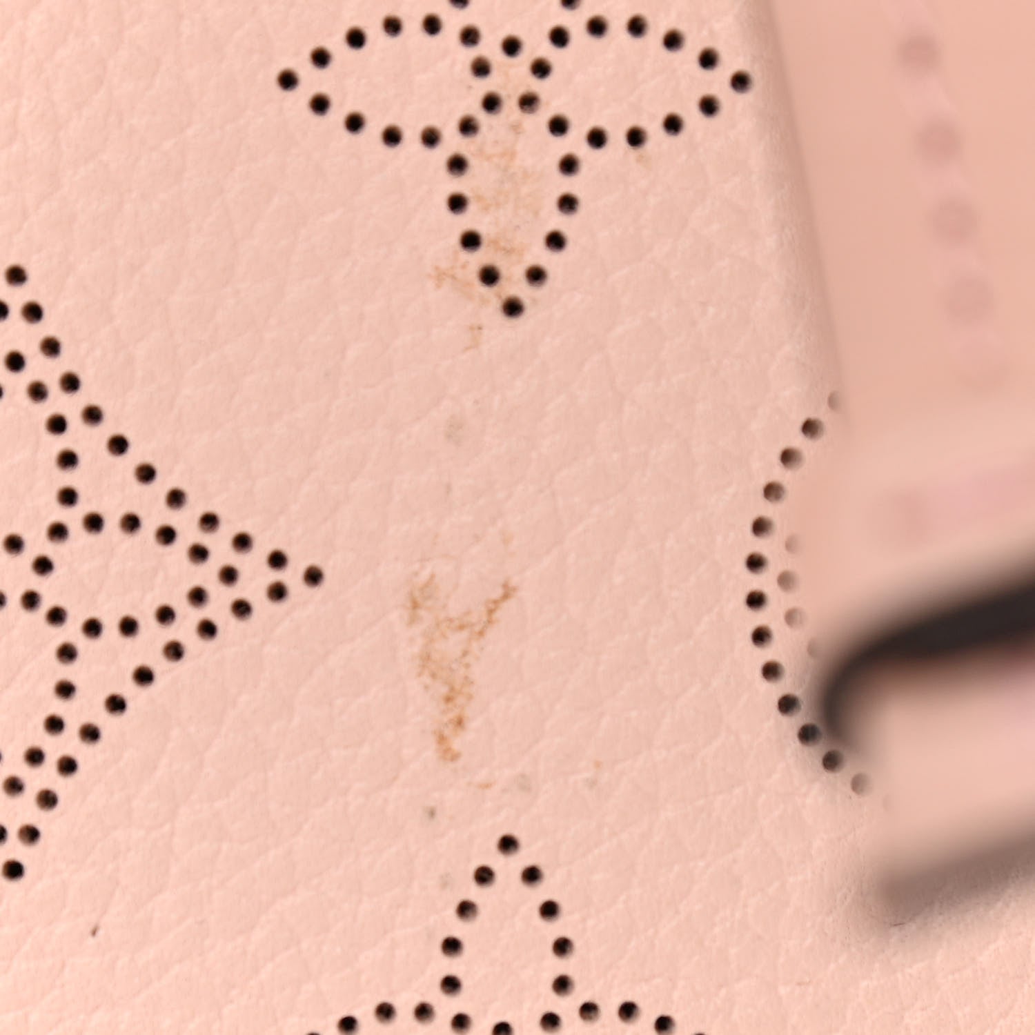 Louis Vuitton Mahina Girolata Magnolia 15 of 15