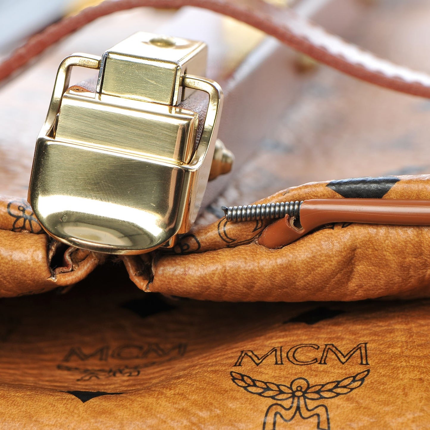 Visetos Top Handle Luggage Cognac