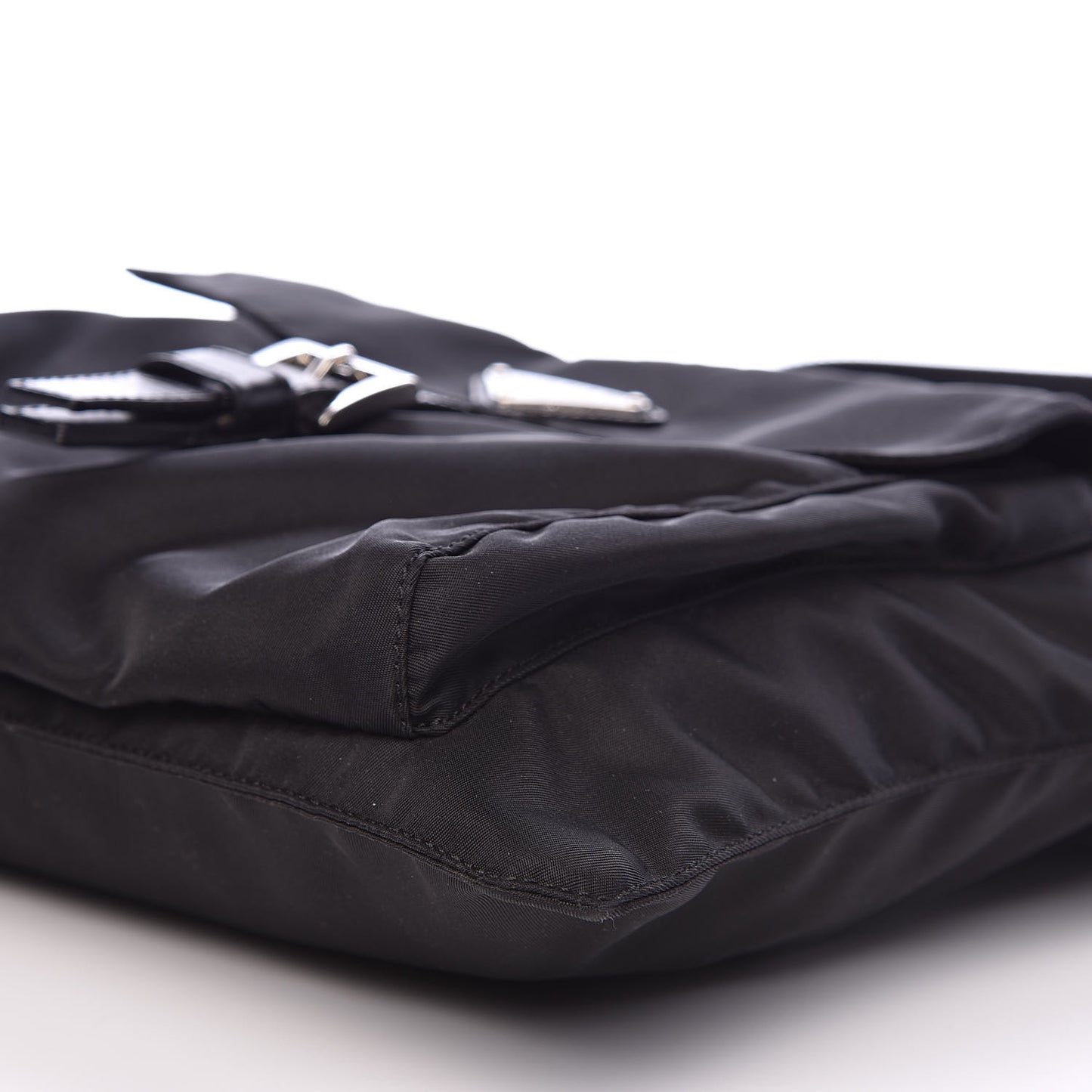 Nylon Vela Messenger Black