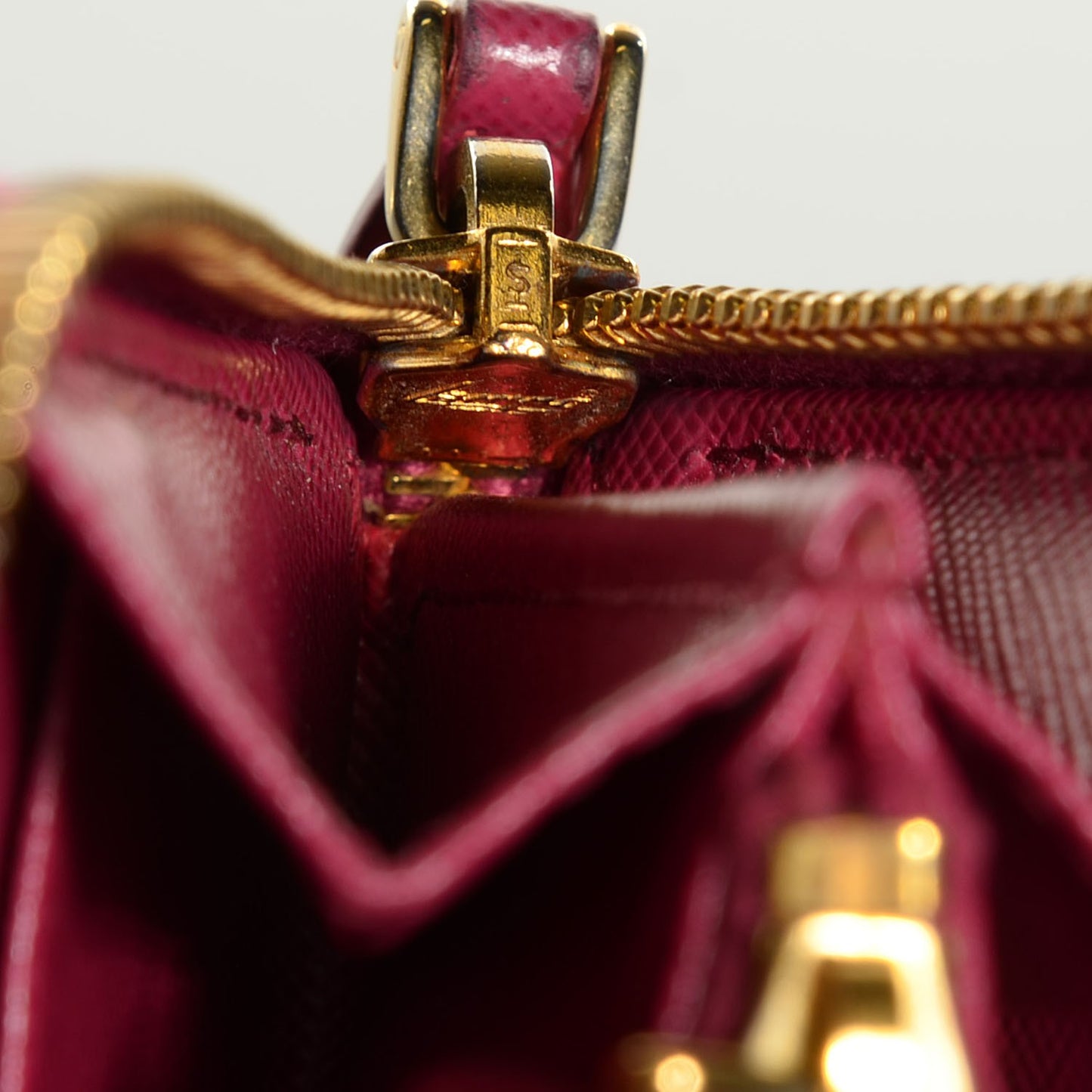 Saffiano Metal Zip Around Wallet Ibisco