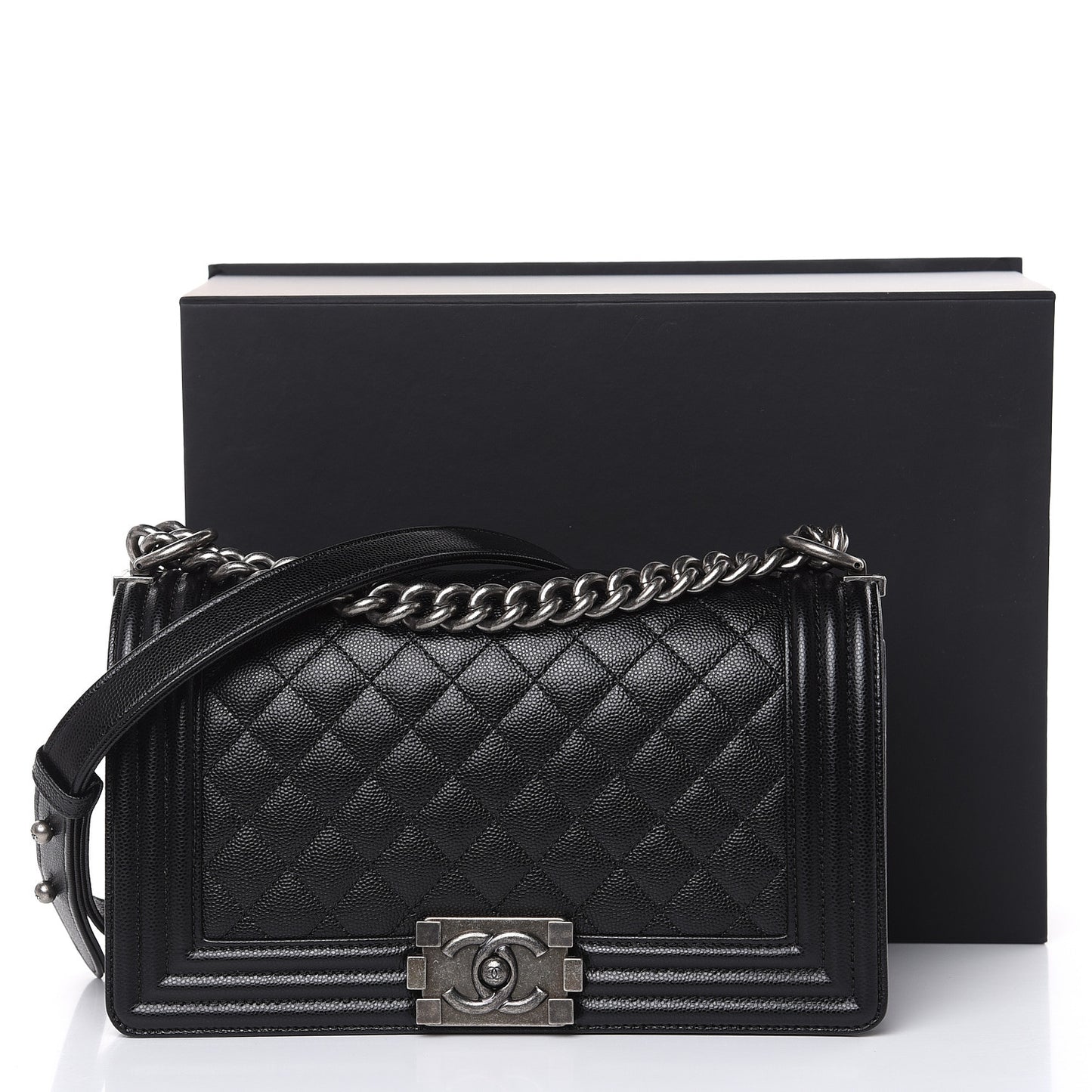 Caviar Quilted Medium Boy Flap Black