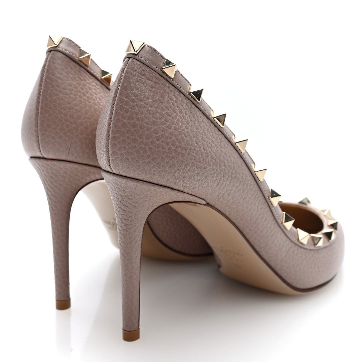 Pebbled Calfskin Rockstud 90mm Pumps 39 Poudre