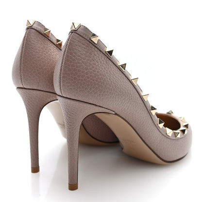 Valentino Garavani Pebbled Calfskin Rockstud 90mm Pumps 39 Poudre 5 of 9