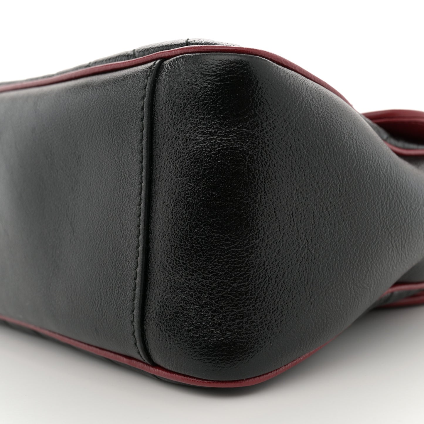 Vintage Effect Calfskin Matelasse Diagonal Small Torchon GG Marmont Top Handle Shoulder Bag Black Romantic Cherry