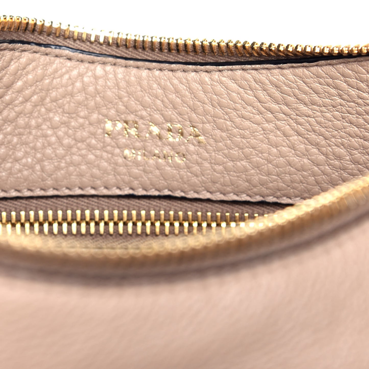 Vitello Daino Zippered Hobo Messenger Cammeo