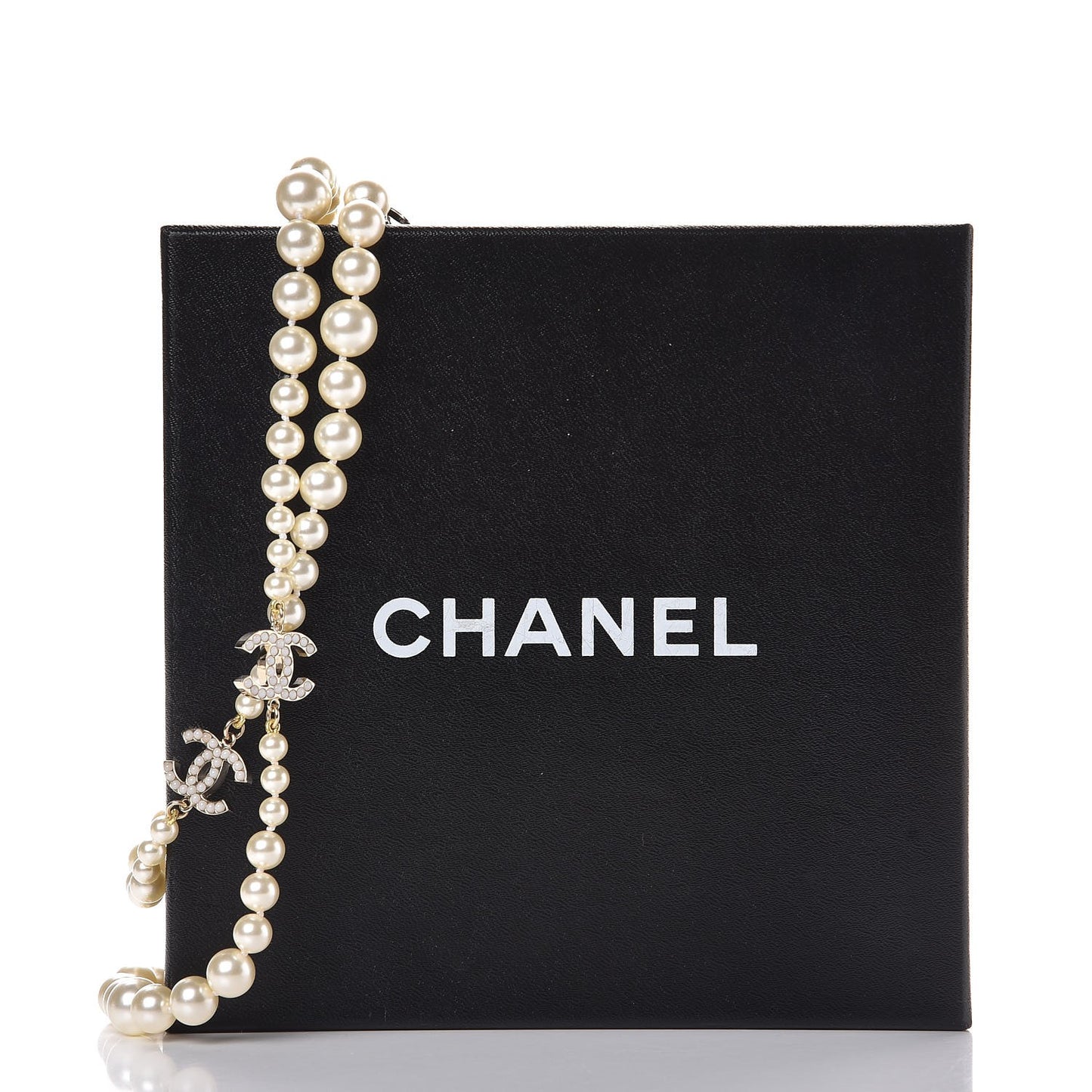 Graduated Pearl CC Long Necklace Gold