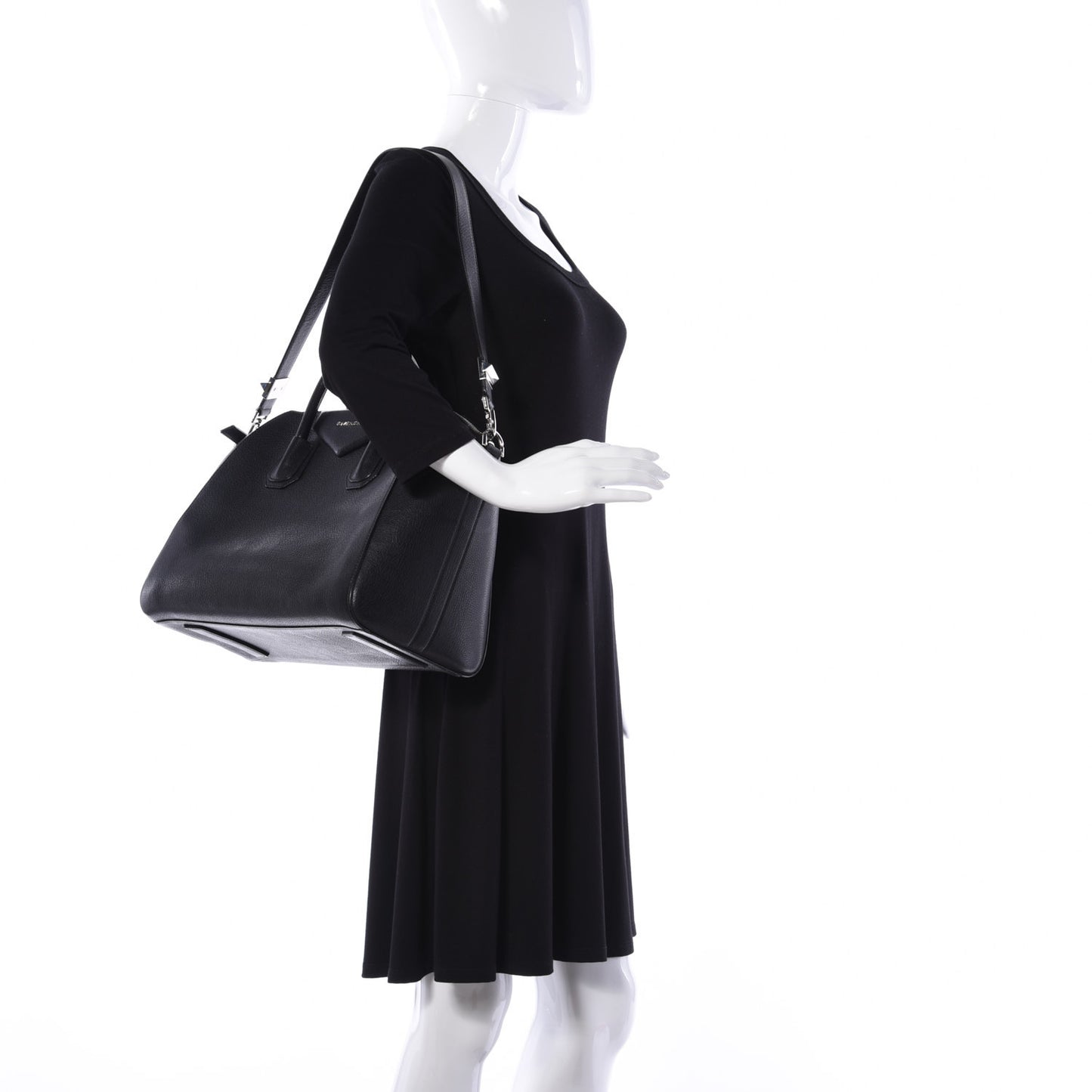 Sugar Goatskin Medium Antigona Black