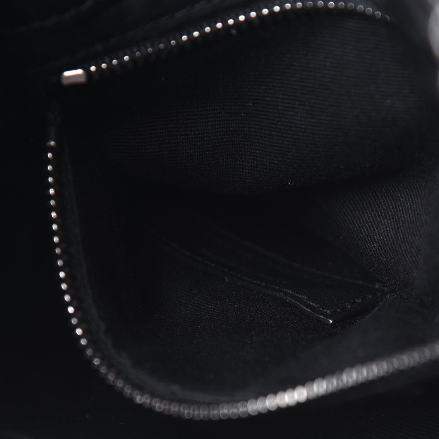 Saint Laurent Crinkled Calfskin Matelasse Monogram Niki Chain Wallet Black 13 of 33