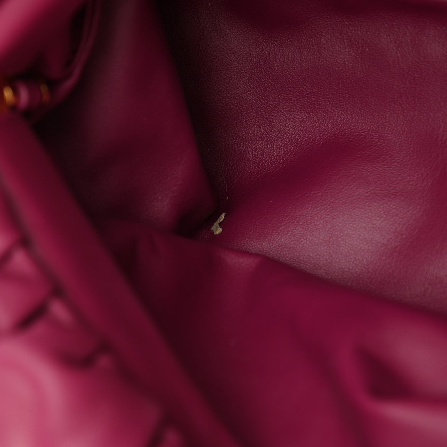 Calfskin The Pouch Chain Cinnabar