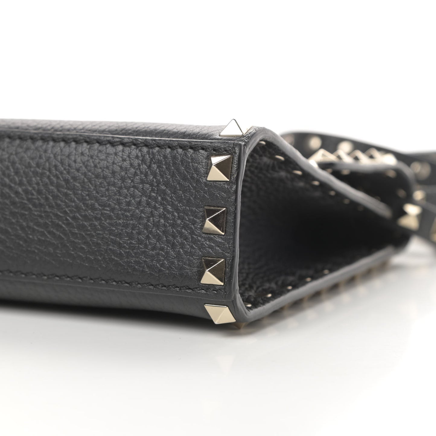 Pebbled Calfskin Medium Rockstud Flip Lock Crossbody Bag Black