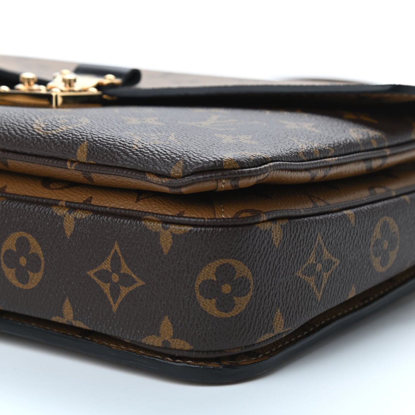 Reverse Monogram Pochette Metis