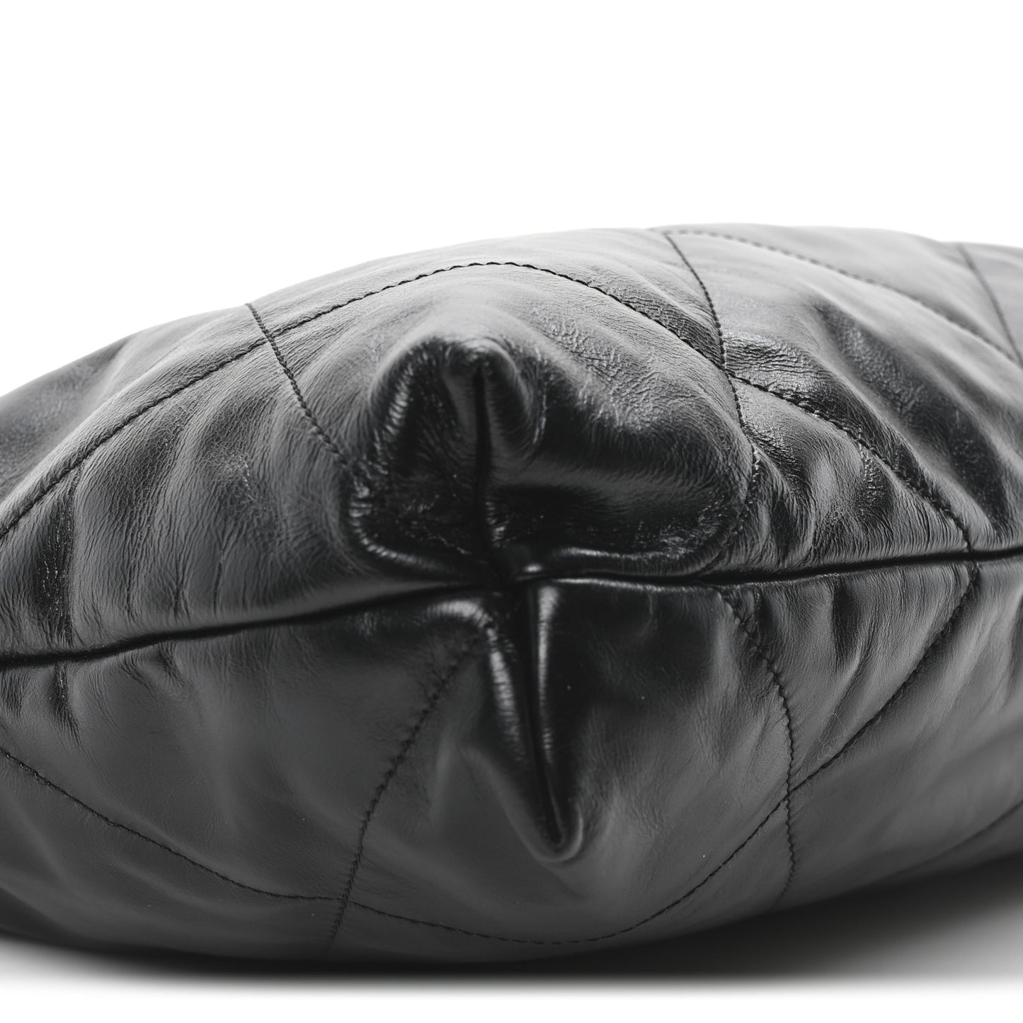 Shiny Calfskin Quilted Chanel 22 Black