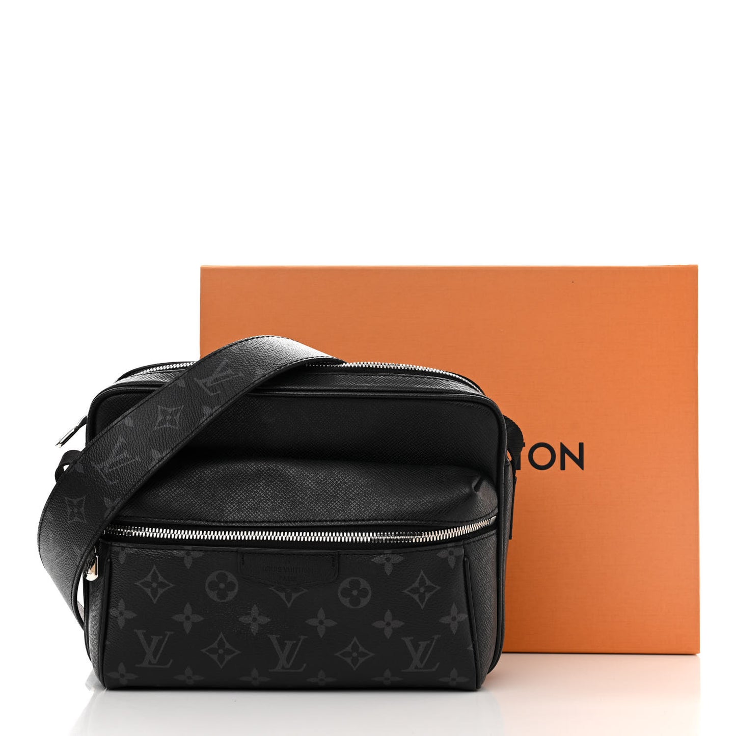 Taiga Monogram Eclipse Outdoor Messenger Black