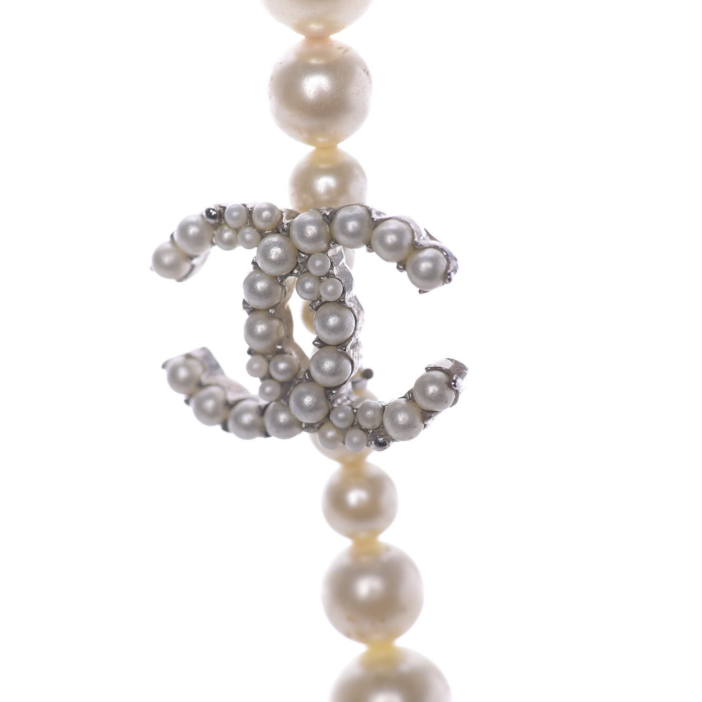 Graduated Pearl CC Short Necklace Silver
