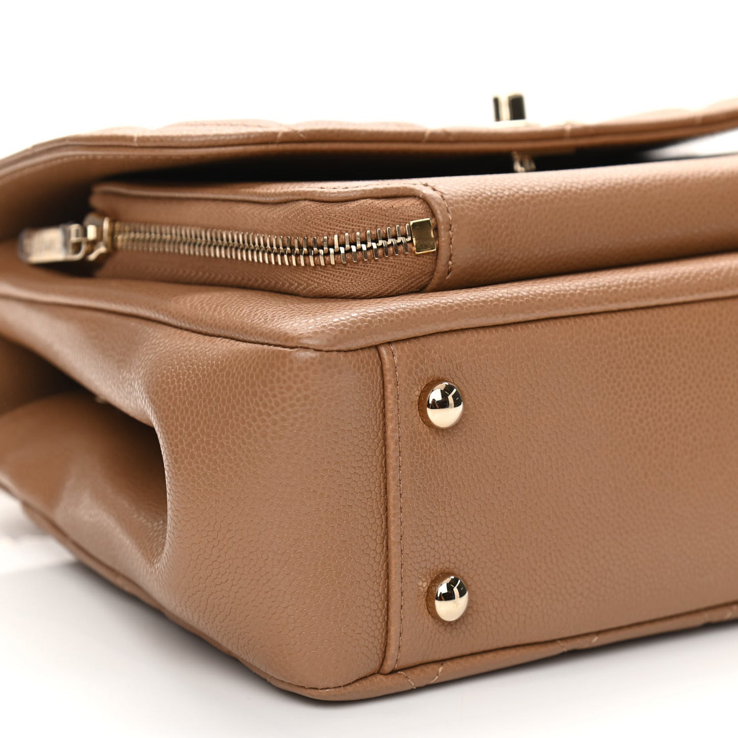 Caviar Quilted Medium Business Affinity Flap Brown