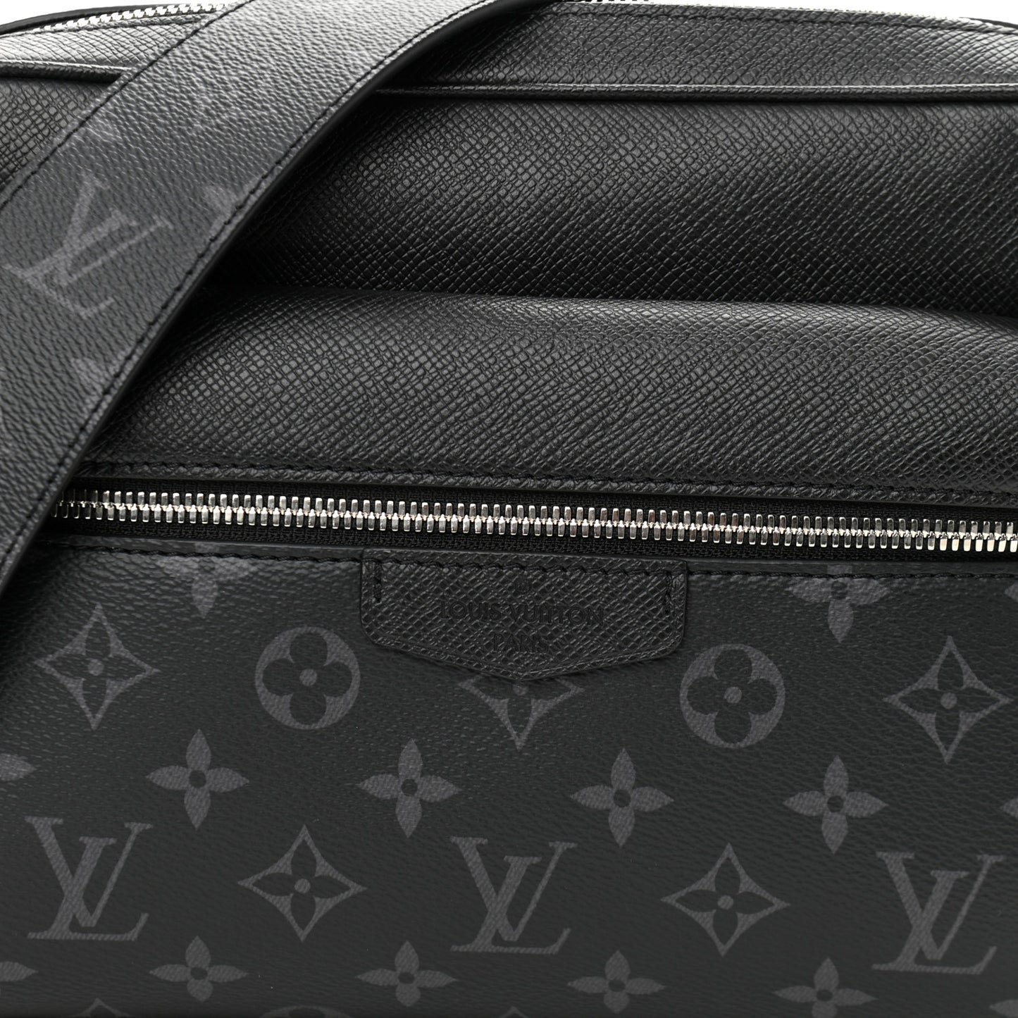 Taiga Monogram Eclipse Outdoor Messenger Black