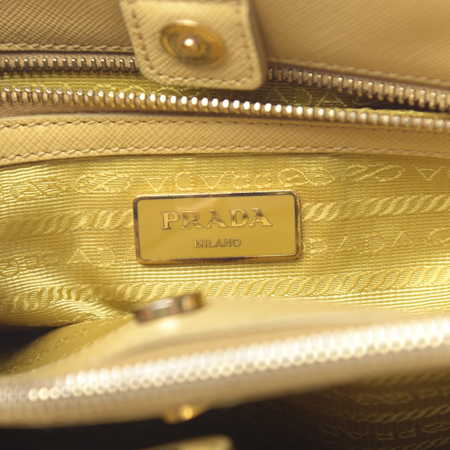 Saffiano Lux Medium Tote Ginestra