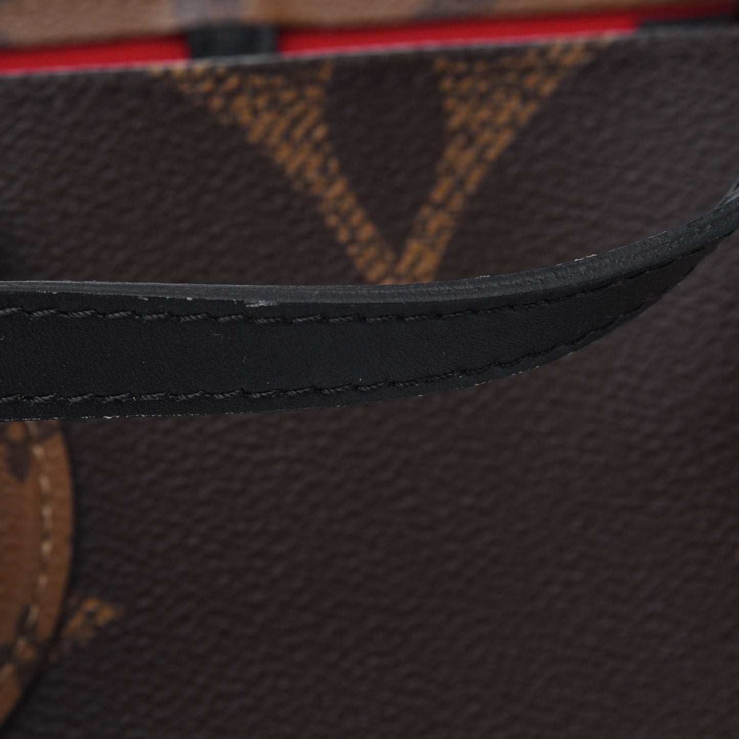 Reverse Monogram Giant Onthego MM