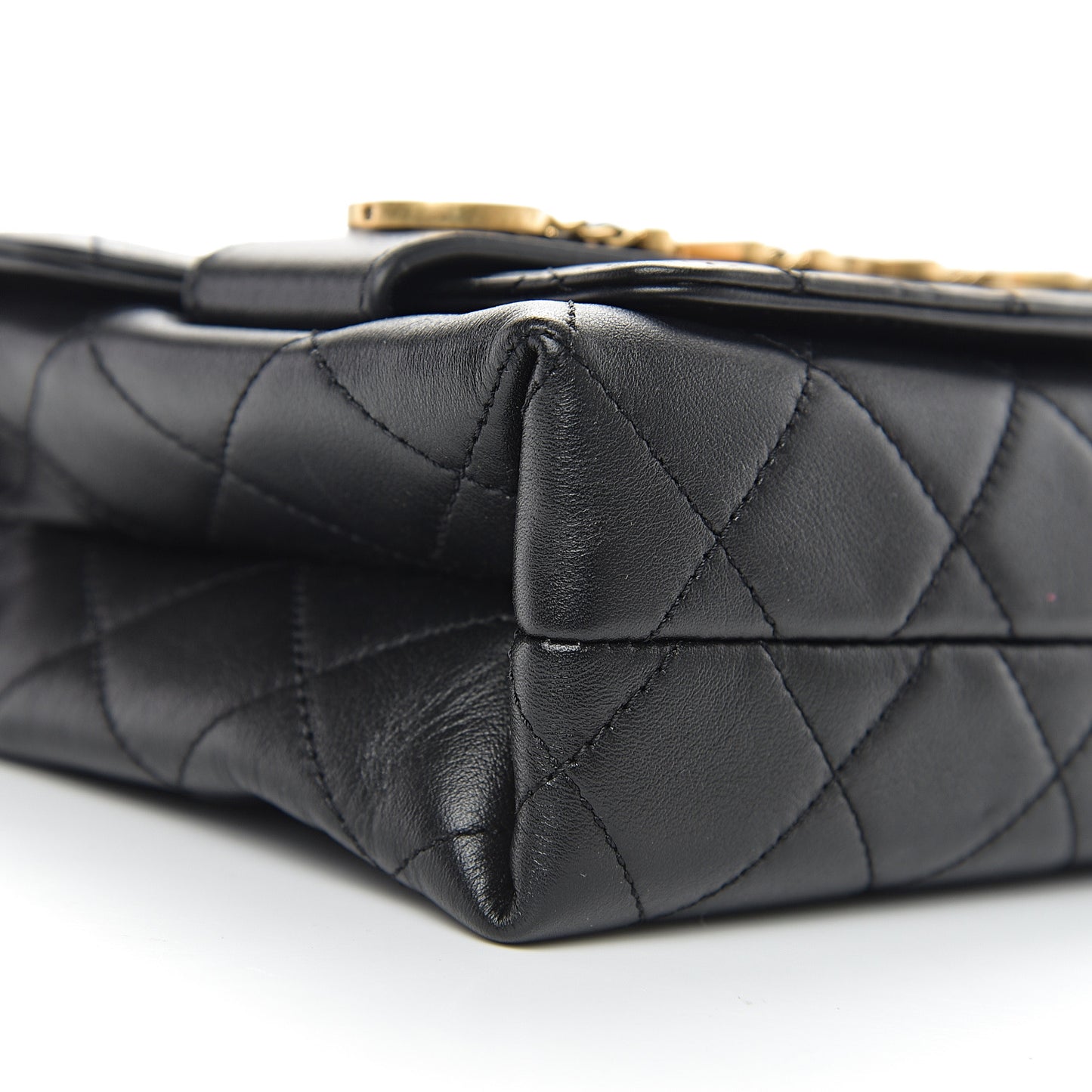 Calfskin Quilted Enchained Flap Black