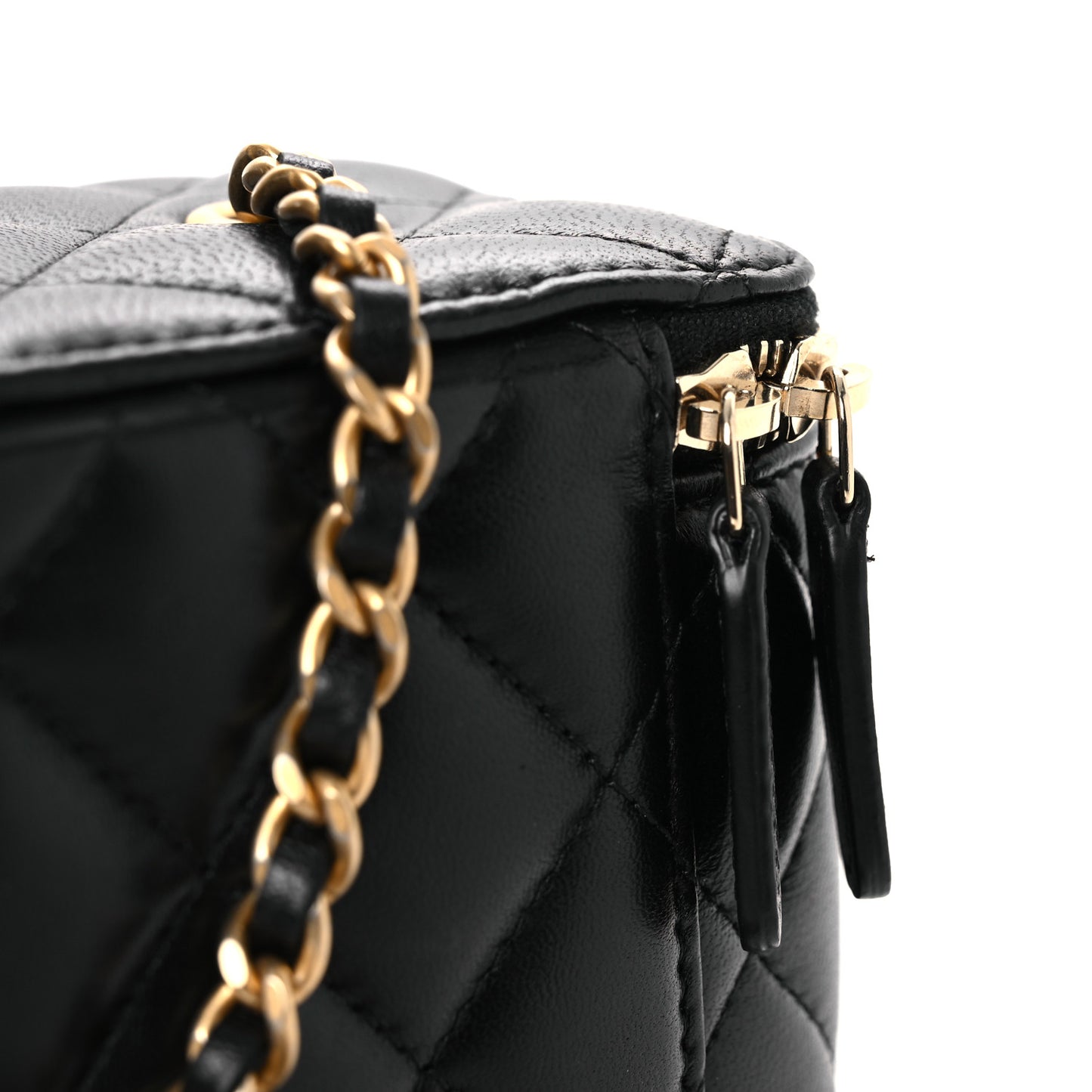 Lambskin Quilted Pearl Crush Small Vanity Case With Chain Black
