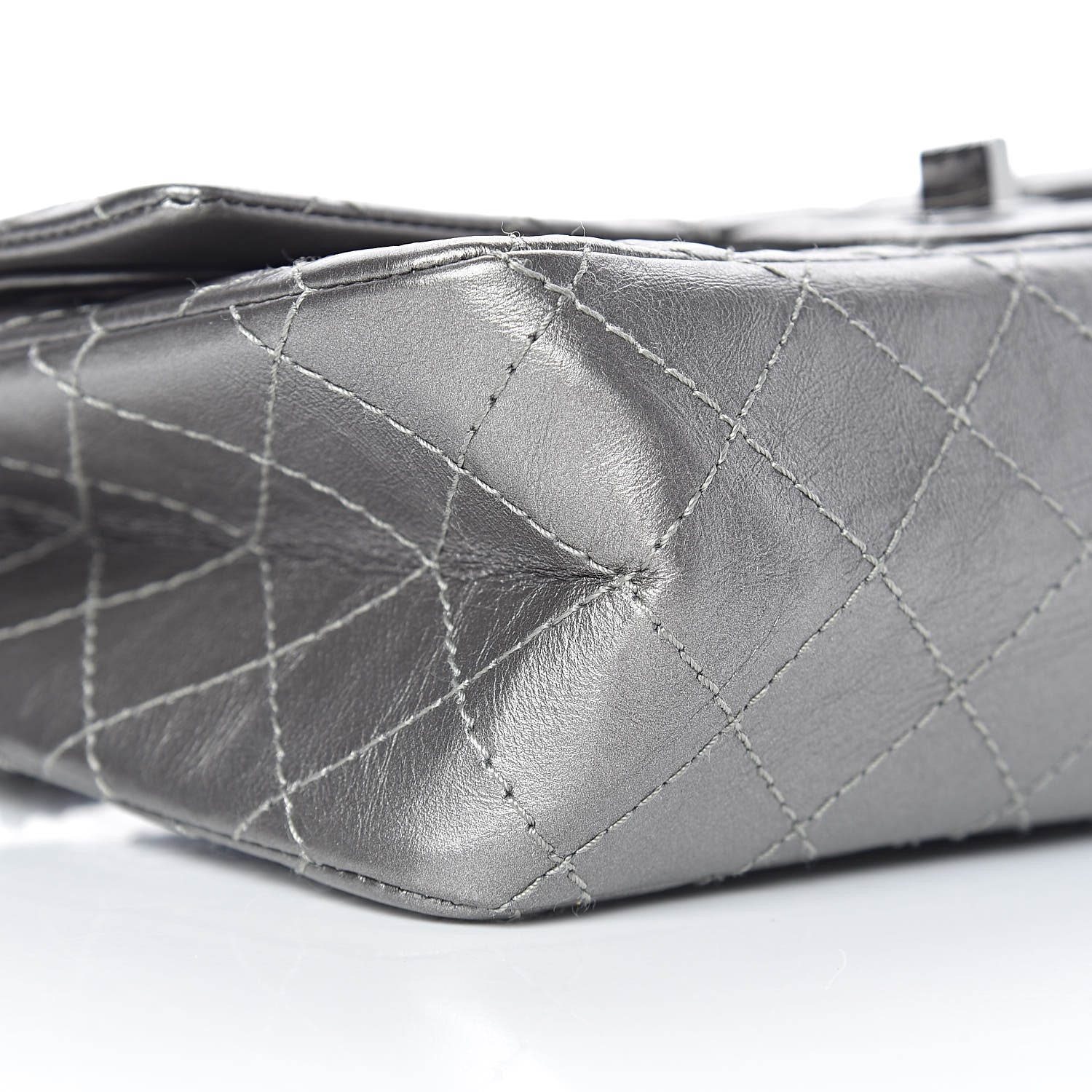 Chanel Metallic Aged Calfskin 2.55 Reissue 225 Flap Silver 9 of 11