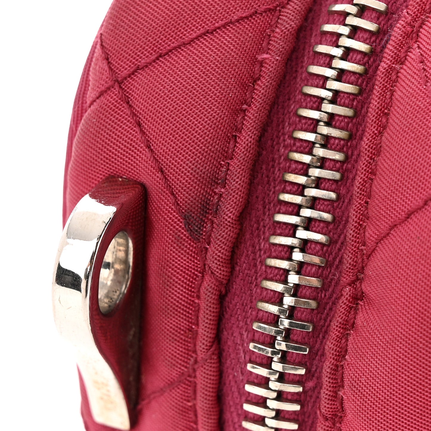 Nylon Tessuto Impuntu Quilted Chain Crossbody Ibisco