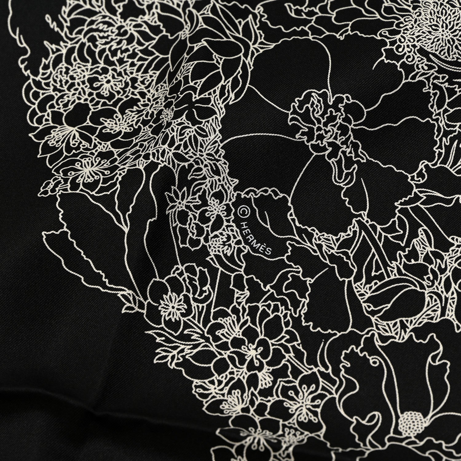 Hermes Silk Robe Legere Scarf 90 Black White 6 of 7
