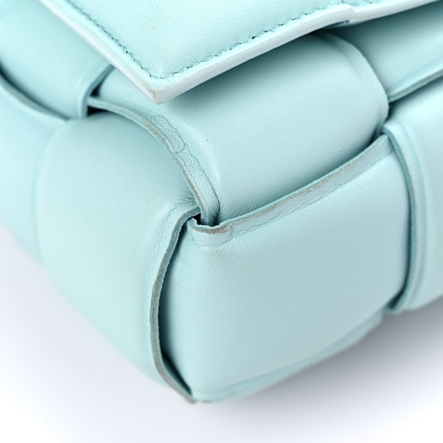 Lambskin Maxi Intreccio Padded Chain Cassette Crossbody Bag Spearmint
