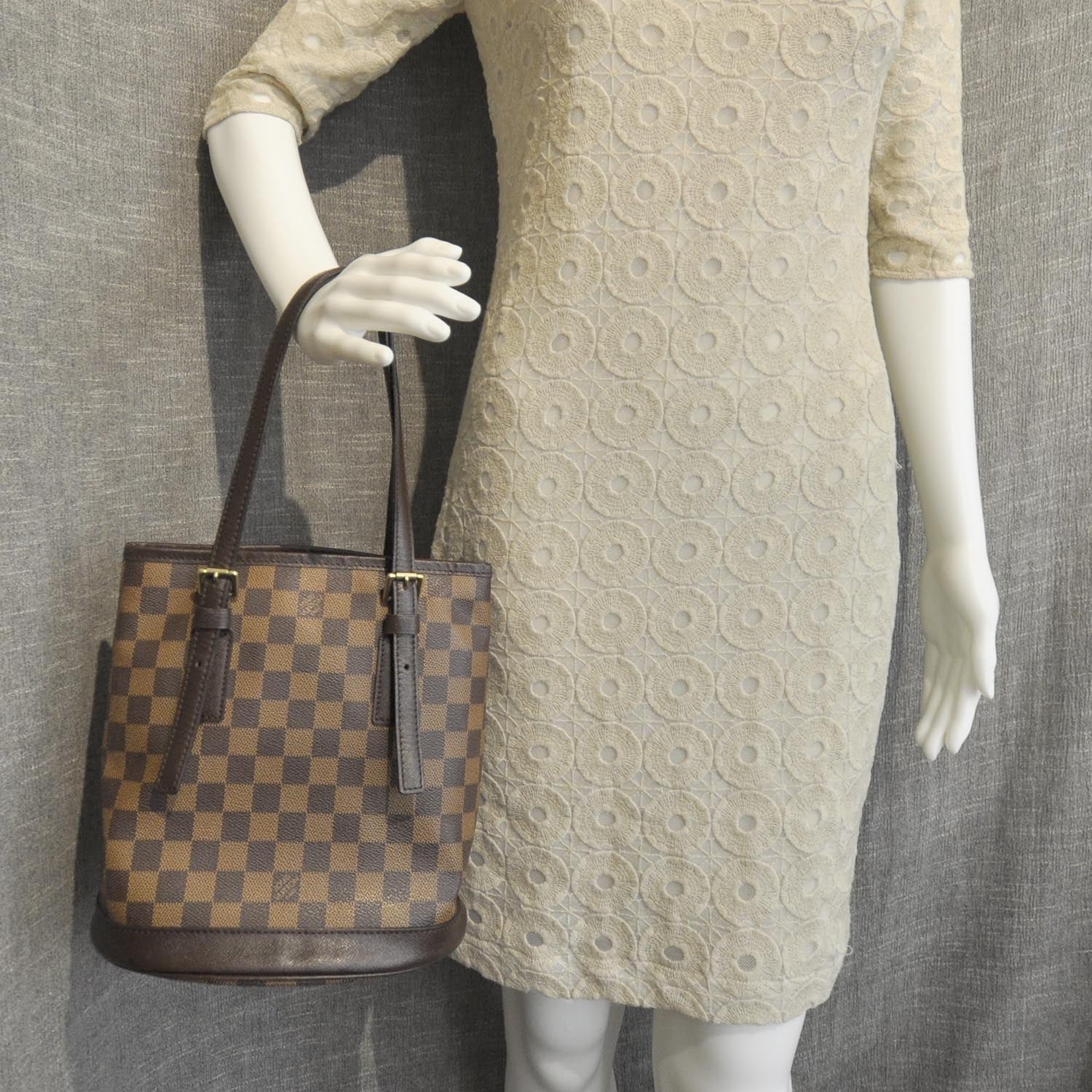 Louis Vuitton Damier Ebene Marais Bucket 23 8 of 8