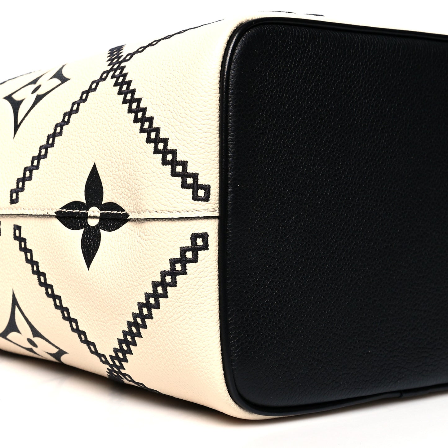 Empreinte Monogram Giant Broderies Neonoe MM Cream Black