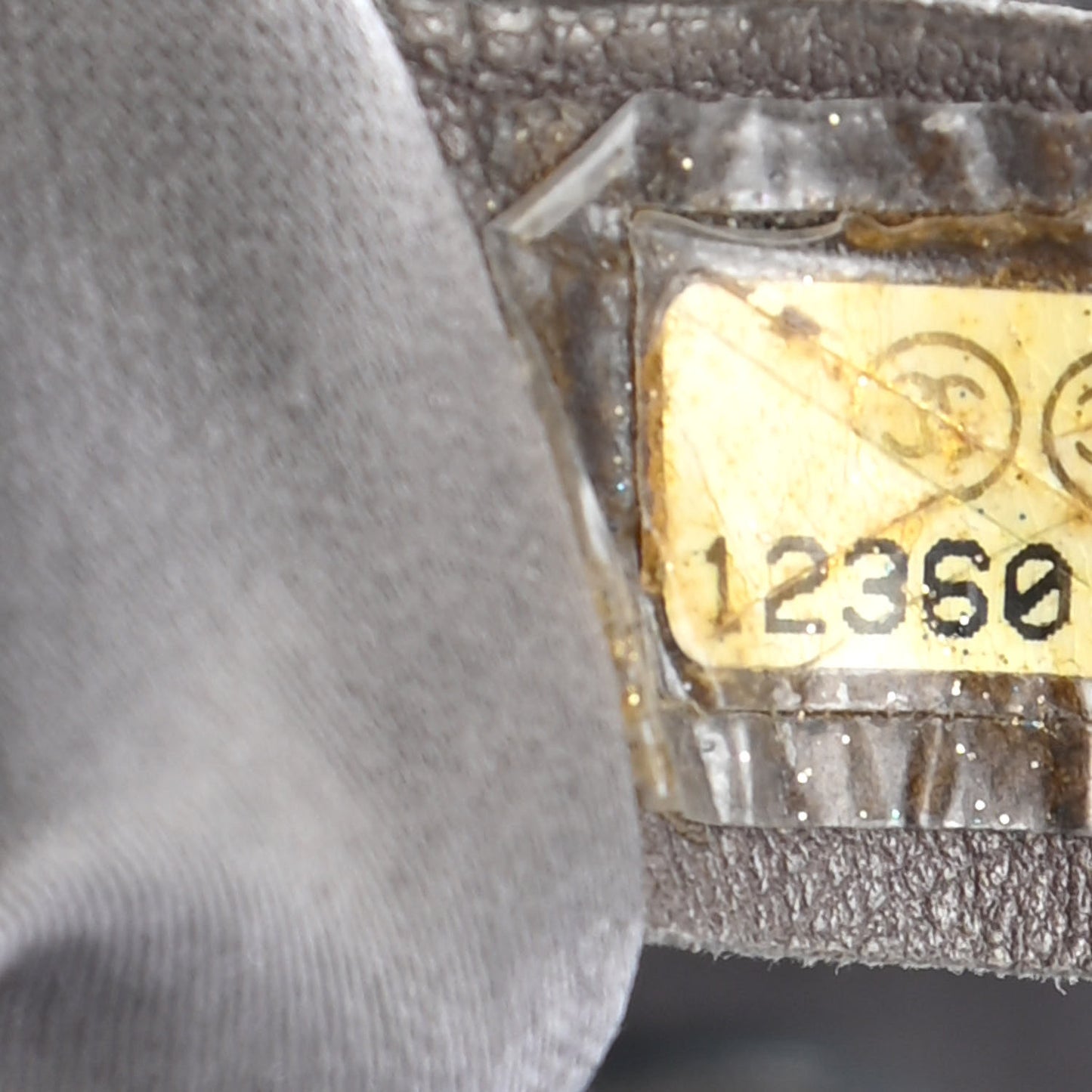 Calfskin Small Bubble Quilt Flap Black