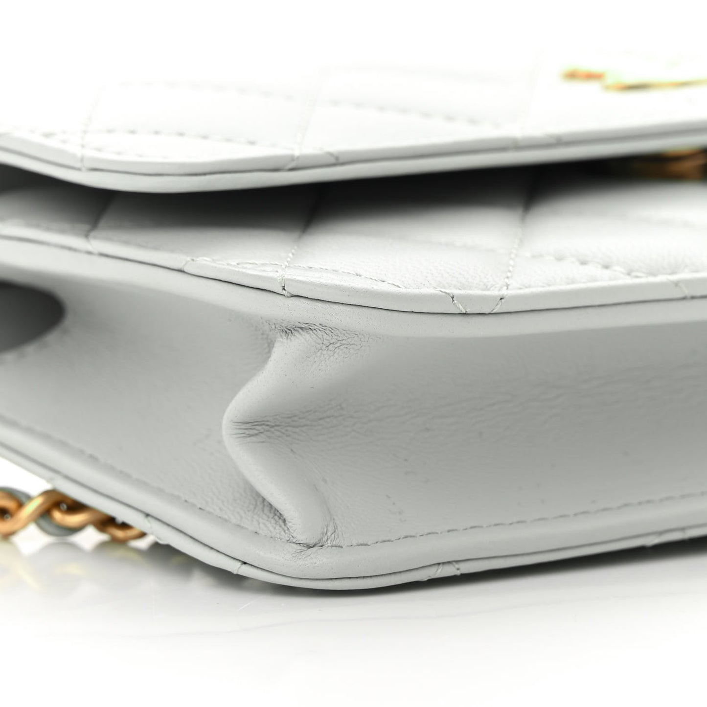 Lambskin Pearl Crush Quilted Flap Phone Holder With Chain Light Grey