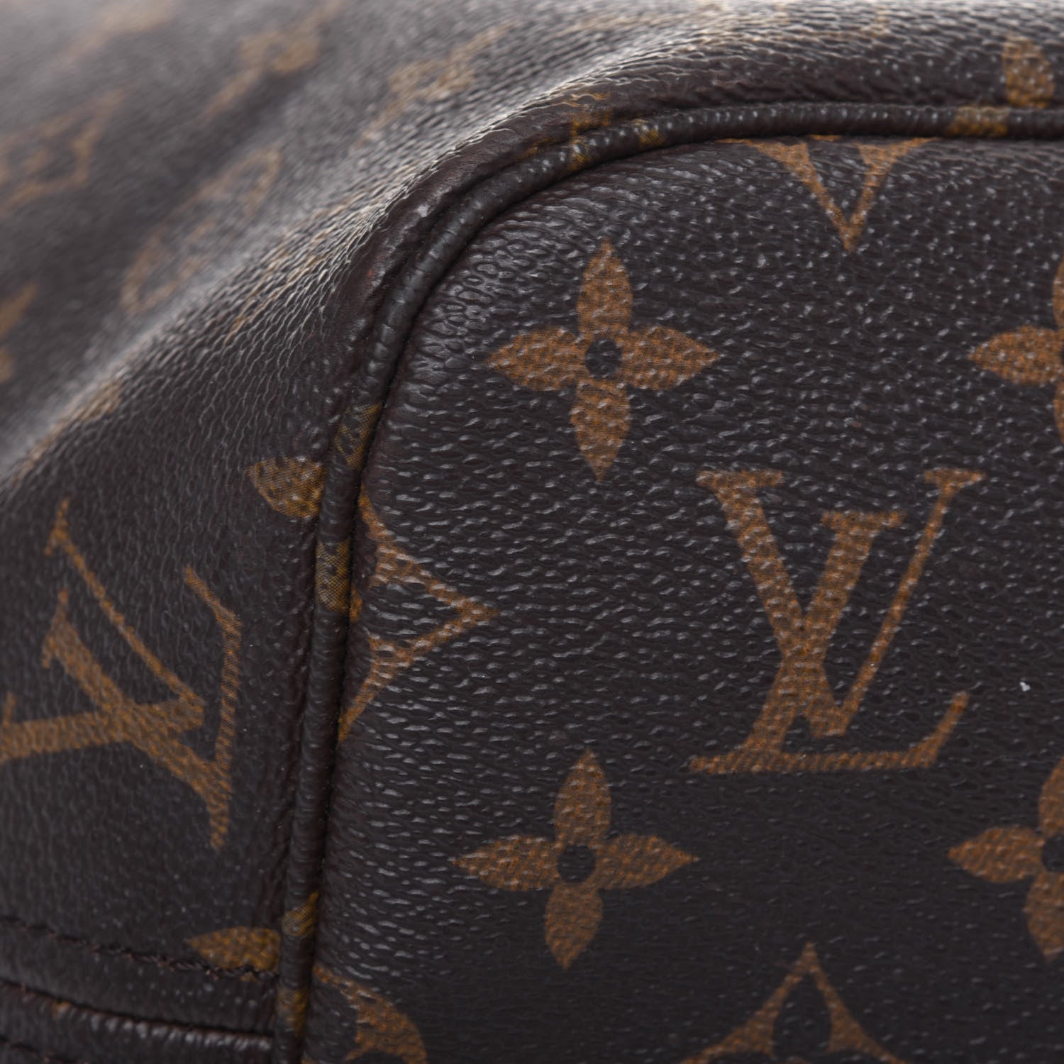 Louis Vuitton Monogram Neverfull MM 27 of 34
