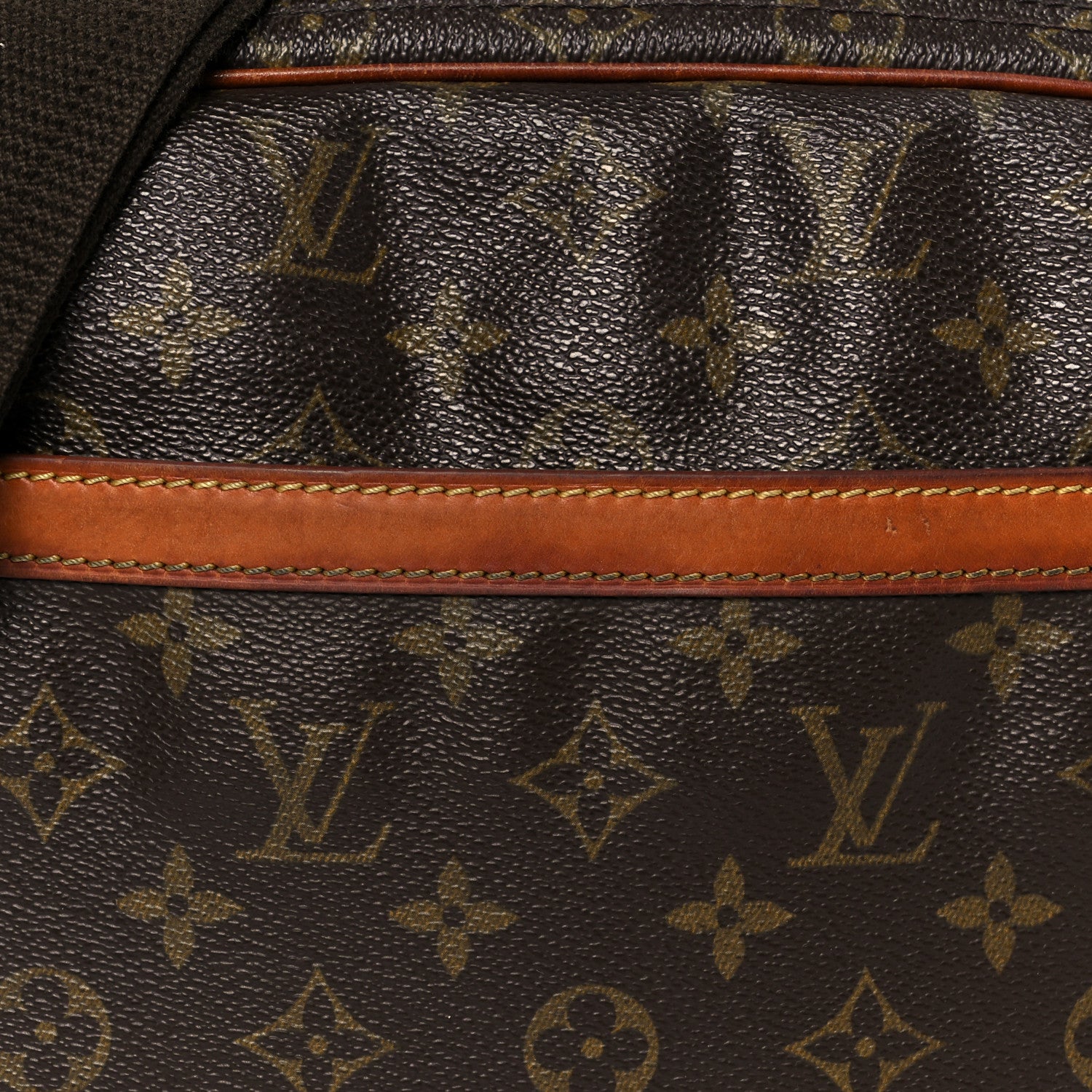 Louis Vuitton Monogram Reporter PM 8 of 11