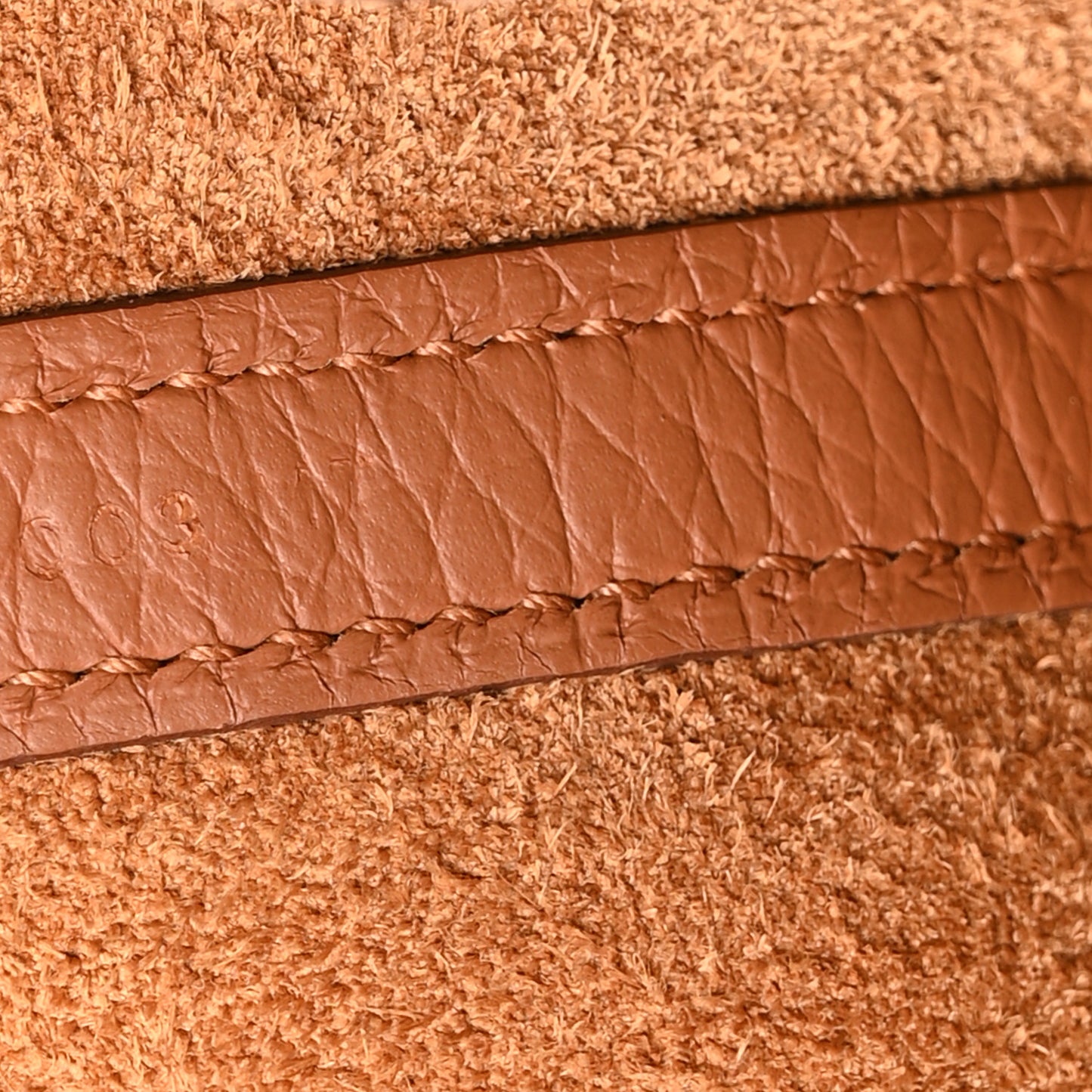 Taurillon Clemence Matte Alligator Picotin Lock Touch 22 MM Gold