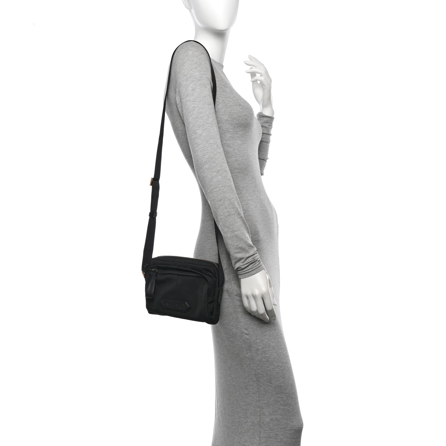 TOM FORD ナイロンメッセンジャーバッグ Tom Ford Nylon Logo Messenger Bag Black 1640507 – FASHIONPHILE